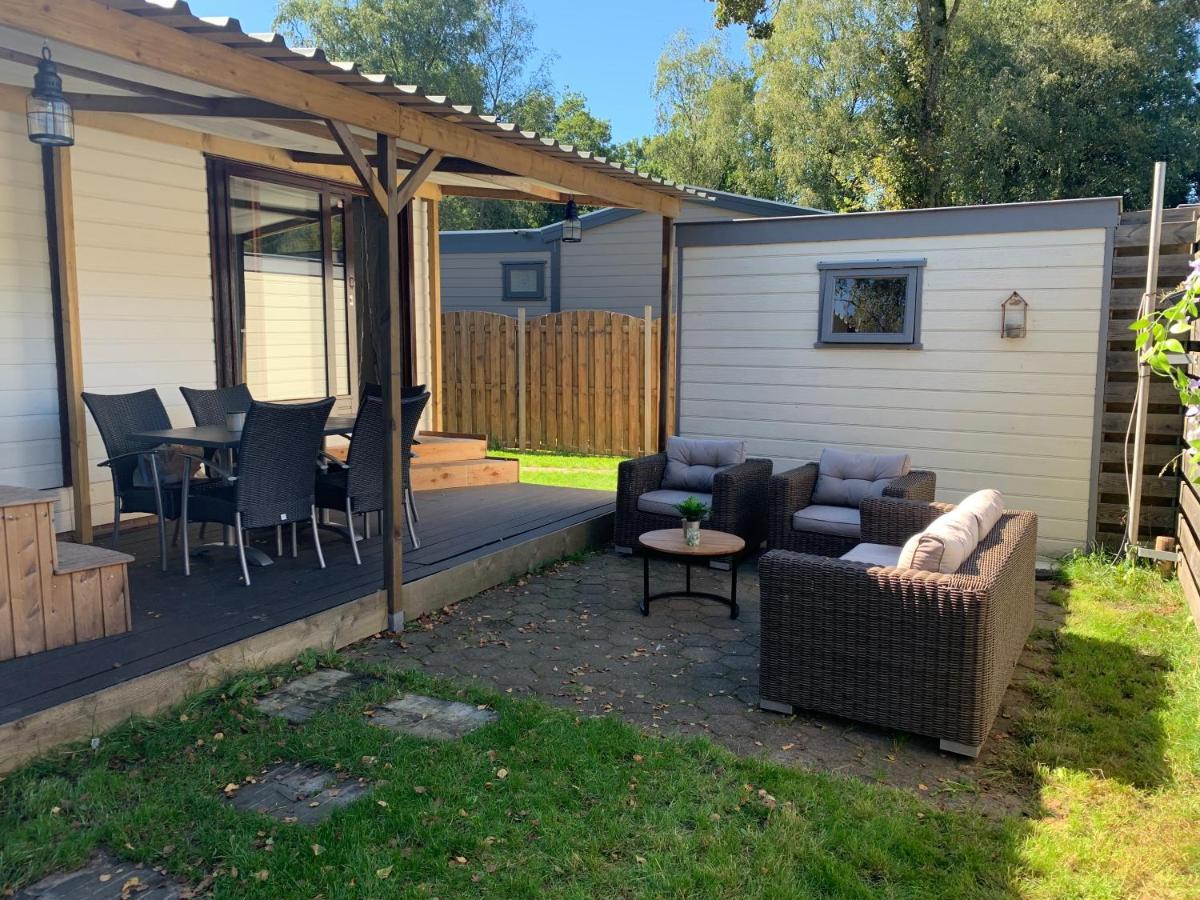 פוטן Hottub Forest Chalet Op De Veluwe! מראה חיצוני תמונה